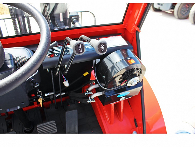 Дизельный погрузчик повышенной проходимости HELI CPCD30